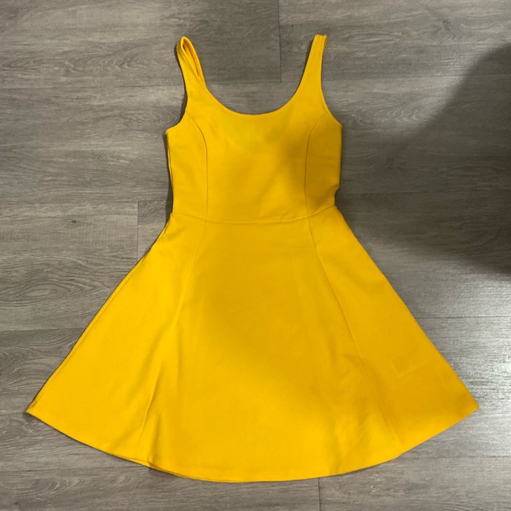 Good condition loved yellow dress